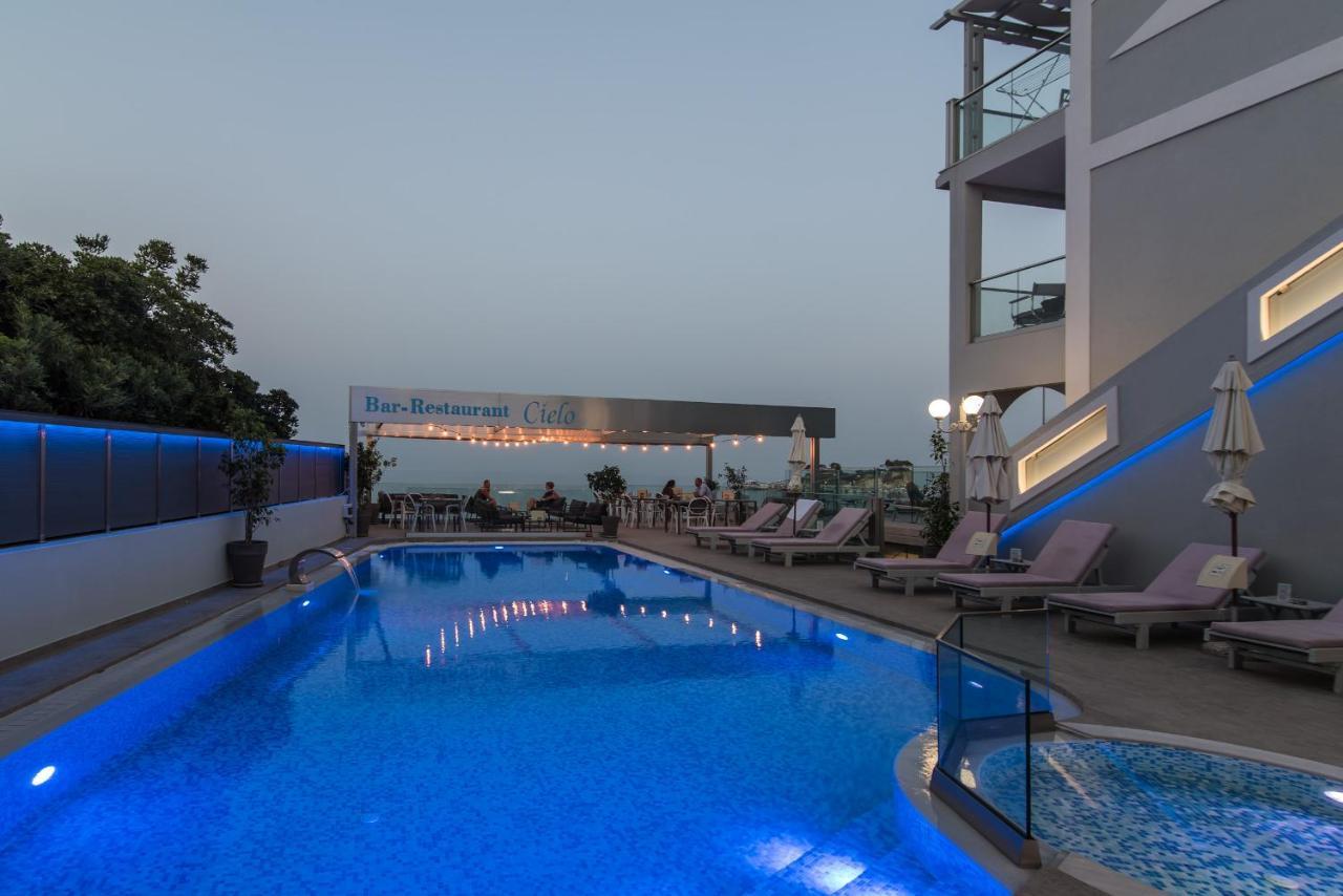לגאנאס Denise Beach Hotel מראה חיצוני תמונה