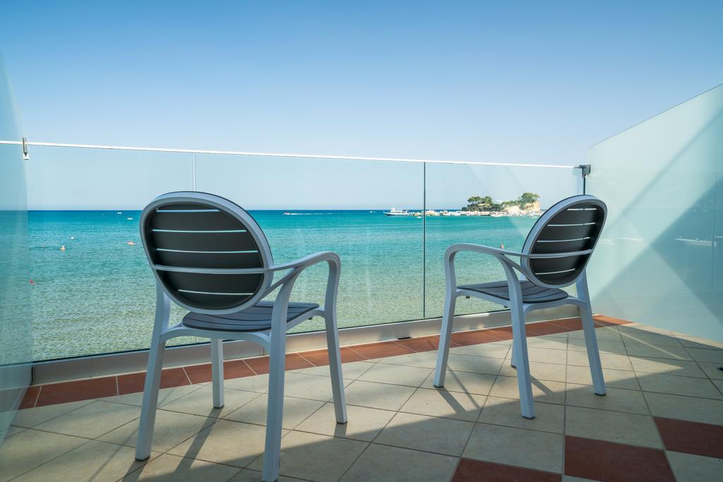 לגאנאס Denise Beach Hotel מראה חיצוני תמונה