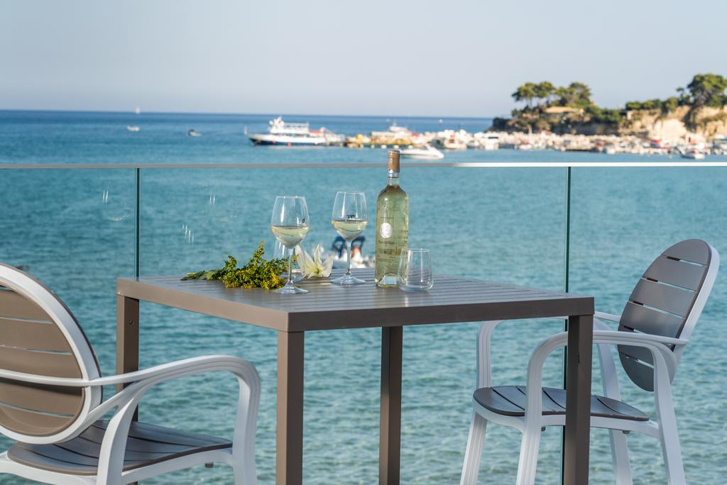 לגאנאס Denise Beach Hotel מראה חיצוני תמונה